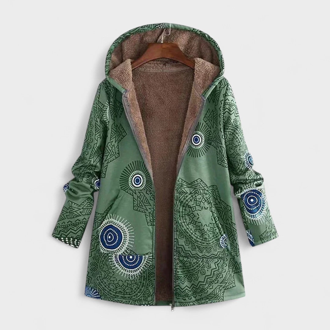 Бояна - Топла и мека якна с качулка