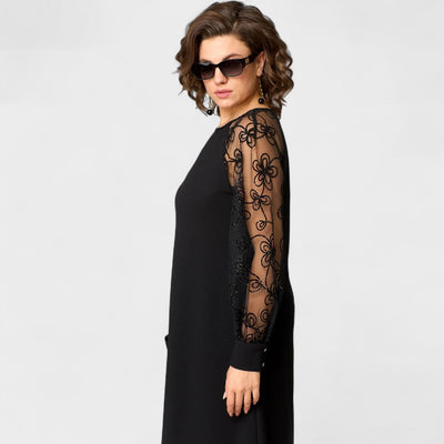 Даниела - Елегантна Чипкова Рокля