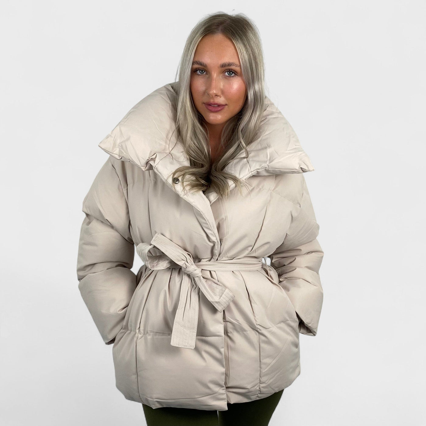 Елица – Стилно зимно яке с модерна кройка