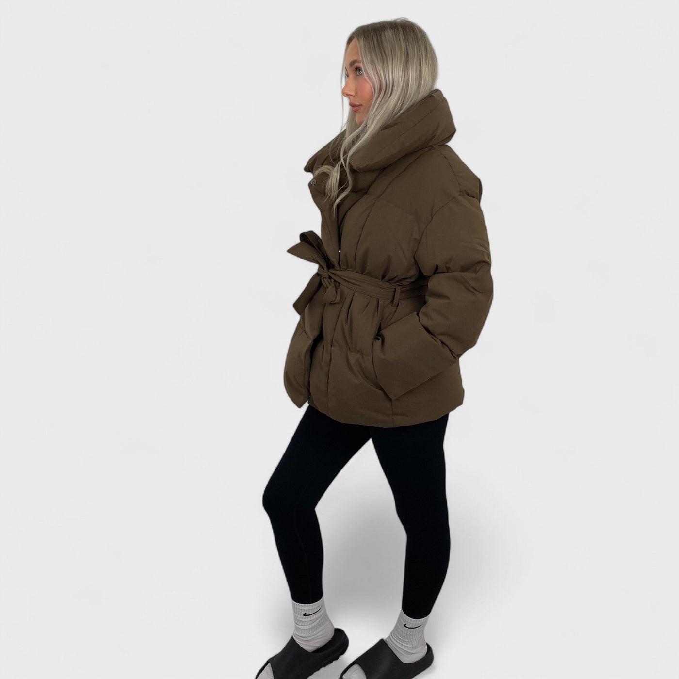 Елица – Стилно зимно яке с модерна кройка