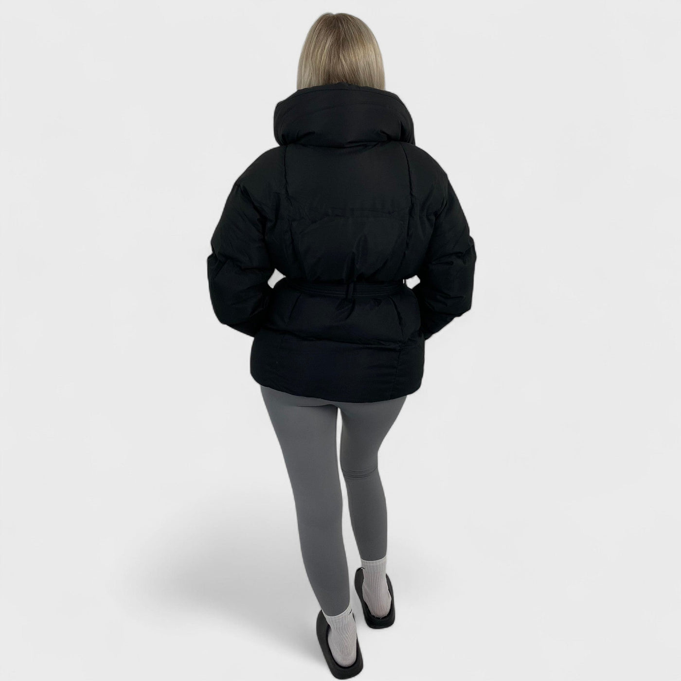 Елица – Стилно зимно яке с модерна кройка