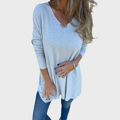 Гергана - Релаксирана дамска блуза с V-деколте