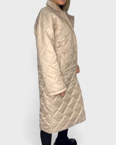 Габриела - Дълго капитонирано яке с модерен силует
